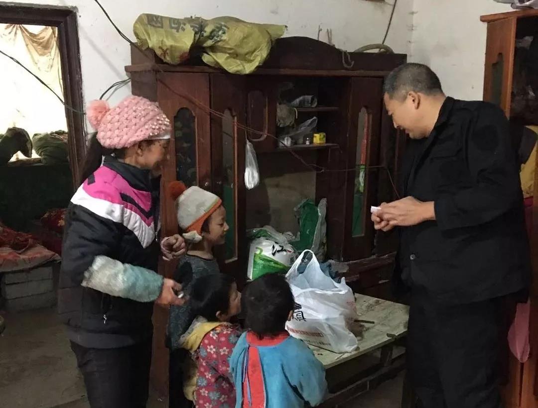 扶贫10.jpg 扶贫10.jpg